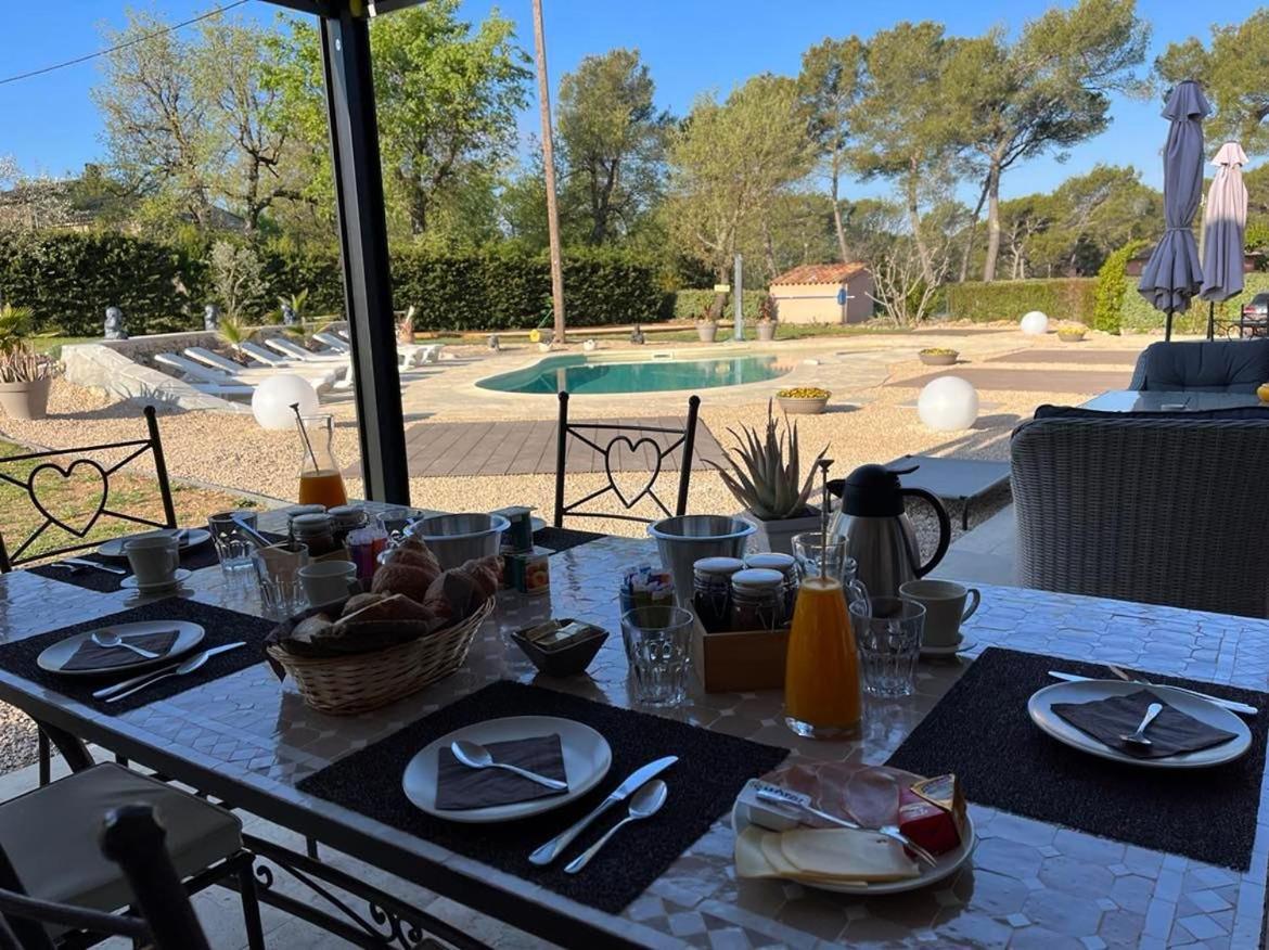 Domaine Le Mas Sans Soucis Bed & Breakfast Fayence Bagian luar foto